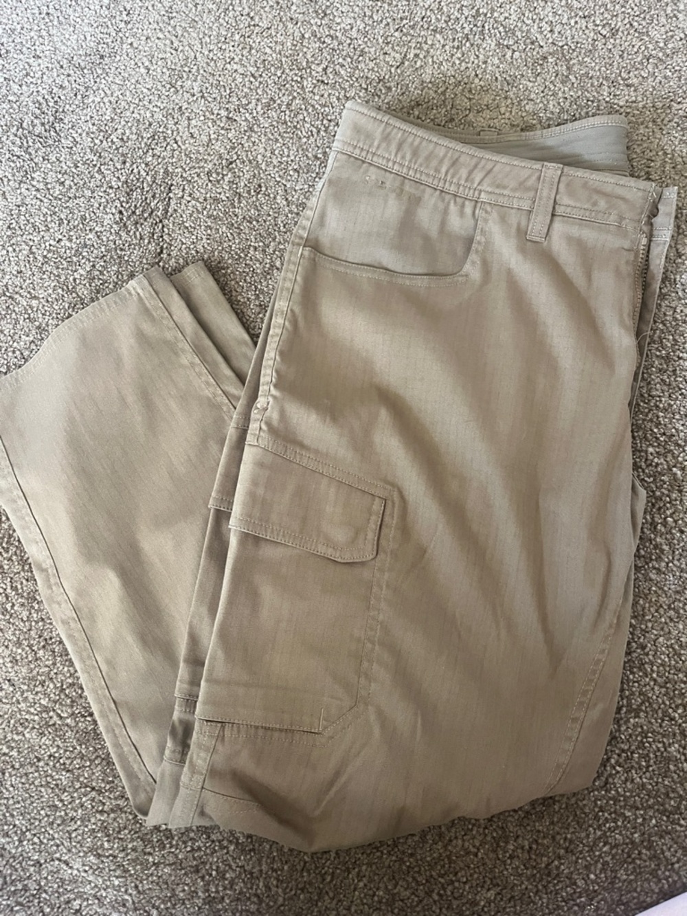 Under Armour Men's Tan Cargo Pants